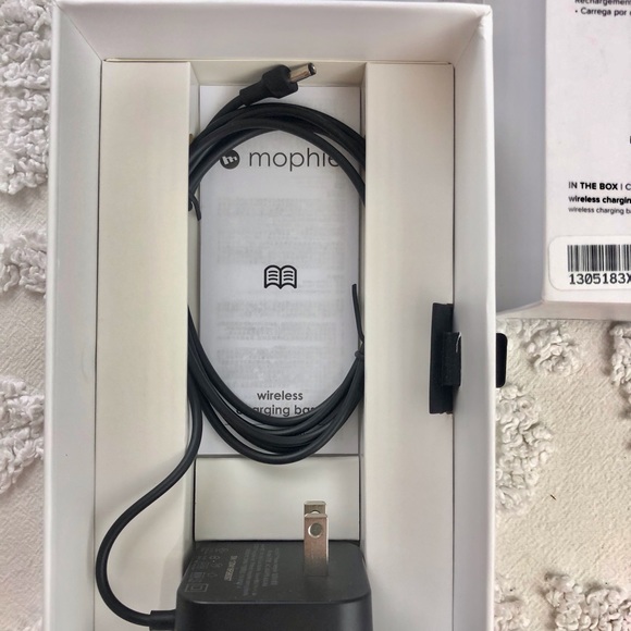 NIB Mophie Wireless Charging Base for Iphone - Picture 4 of 16